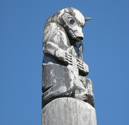Statua rappresentante un orso