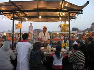 Venditore di lumache,
piazza Jemaa el-Fnaa